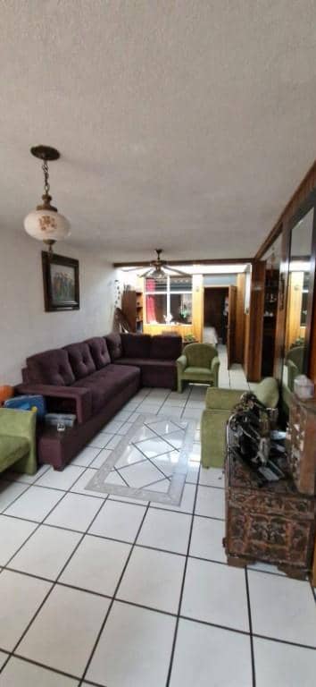 Casa en Las Charcas Zona 11 Residencial León, Guatemala