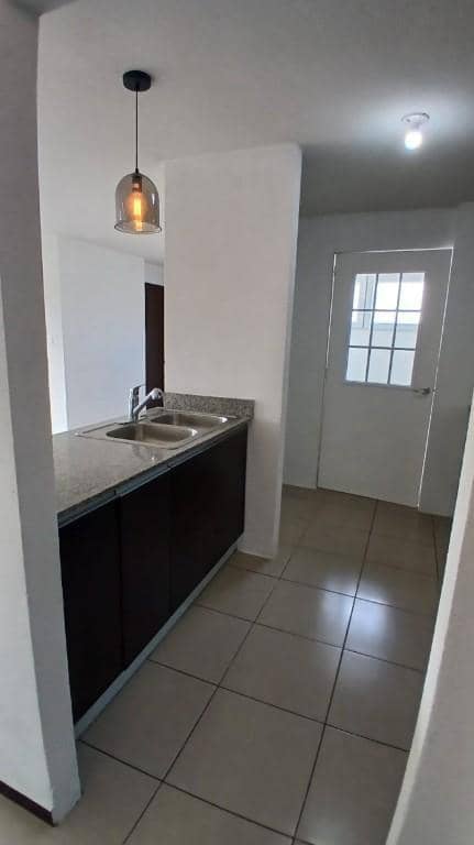 RENTO APARTAMENTO EN PARQUE 7 SOBRE LA ROOSEVELT, Mixco