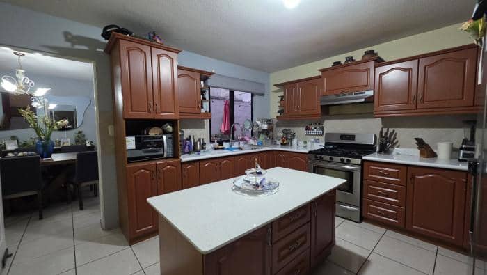 Casa en renta en San Cristóbal Sector A3, Mixco