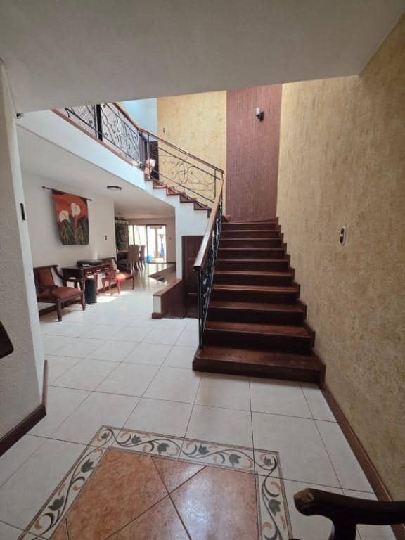 Casa en Bulevar Principal de San Cristóbal Mixco