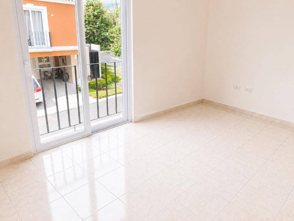 En Venta Casa Catalina, Villa Nueva