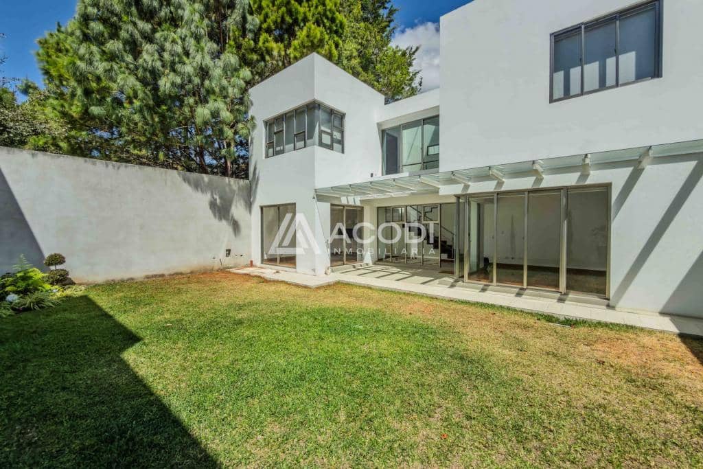 En San José Pinula en Ciudad de Guatemala, pueden ubicar en alquiler increíble Casa cin sus comodidades, 305 m2. Guatemala