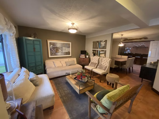 ¡Se venden casas en Los Diamantes, complejo de 3 lindas casas, amplio terreno, ideal para inversión o vivienda familiar!