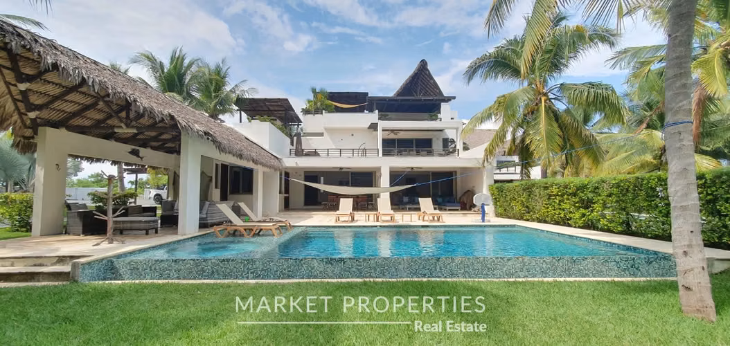 Venta de Villa en Blanc Monterrico, Monterrico Iztapa Km15.5 en primer nivel