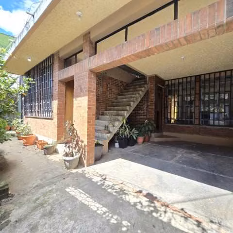 Casa en Venta Zona 11 Carabanchel