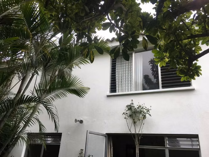 Vendo linda casa Condominio Villas Cantabria zona 16 $250,000