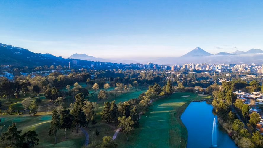Casa en Venta en Club San Isidro – 965 m² – En Planos