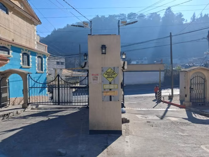 Vendo Lotes y Casas a pocos minutos de las Universidades Mesoamericana y San Carlos Quetzaltenango