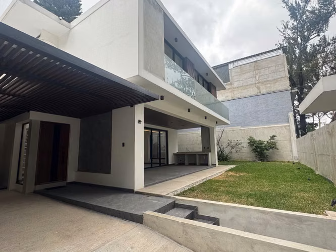 Zona 14 Las Américas casa en venta dentro de gaita