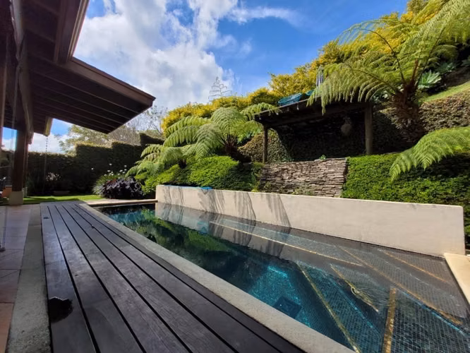 Casa de Lujo Totalmente Remodelada Colinas de Castel Km 20.5 Carretera a Fraijanes Pv