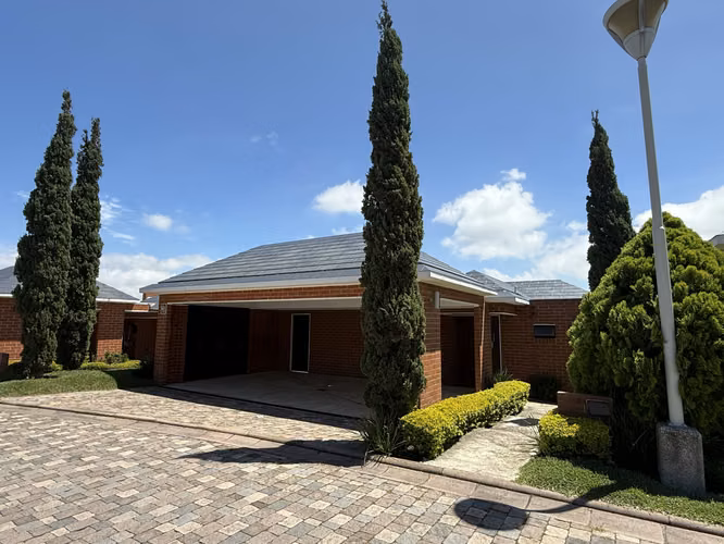 Exclusiva Residencia en Venta - 4 habitaciones