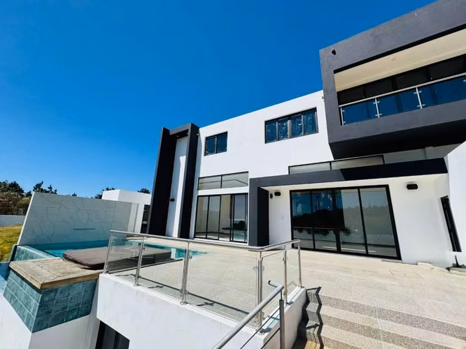 Vendo linda casa en exclusivo condominio Sausalito Caes