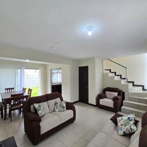 Excelente Casa en Venta Colinas del Norte Carretera al Atlántico, Guatemala