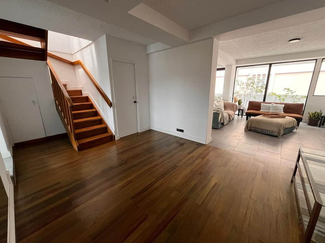 Penthouse de dos niveles en venta, Zona 10 · US$295,000 no negociables