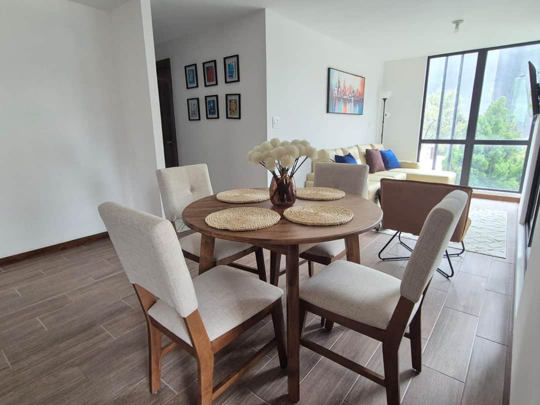 Apartamento nuevo de 2 habitaciones con balcón en Zona 13
