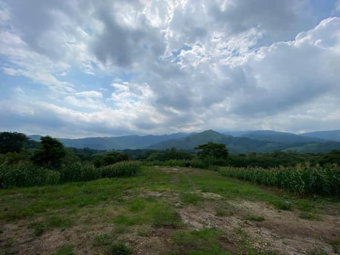 Terreno con vista panorámica a las montañas en Villa Canales