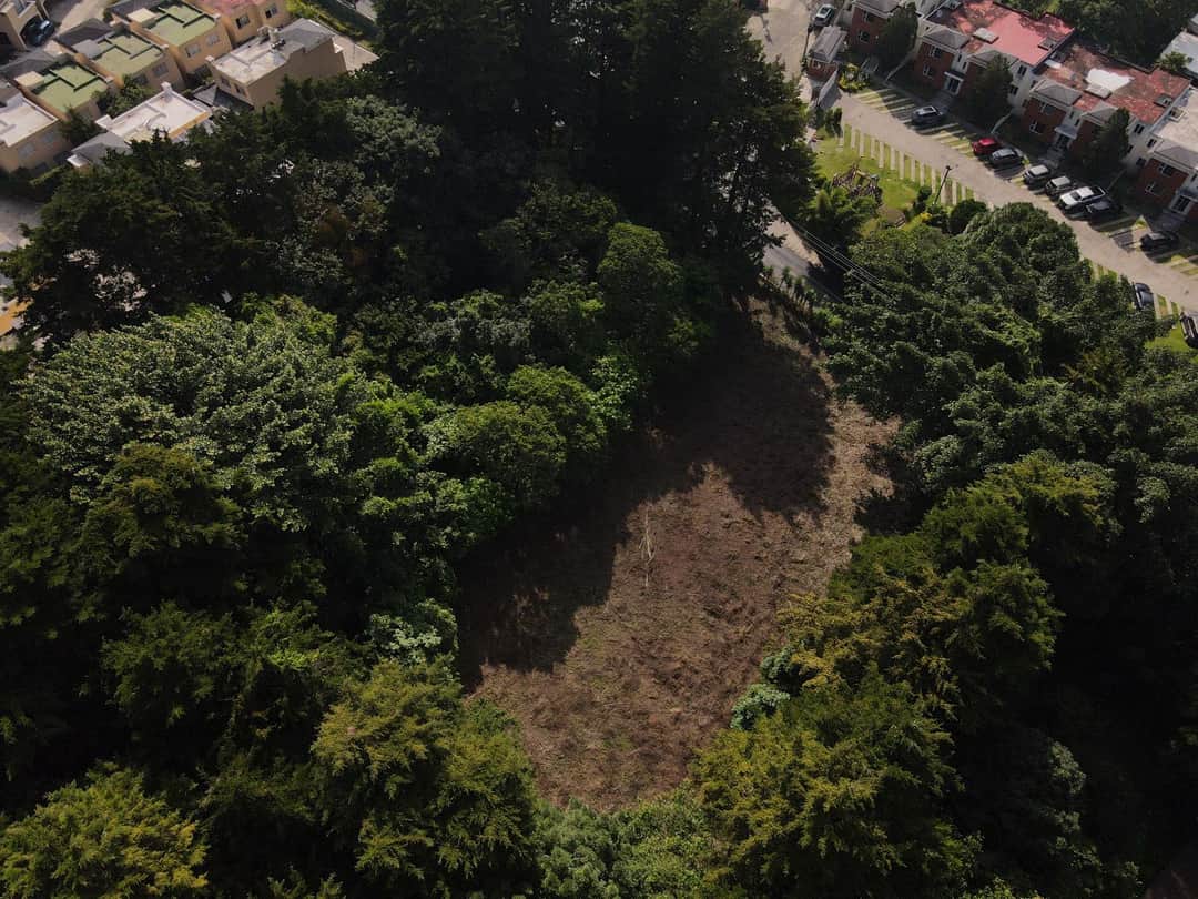 Terreno de 1,800 m² rodeado de áreas verdes en Villa Canales