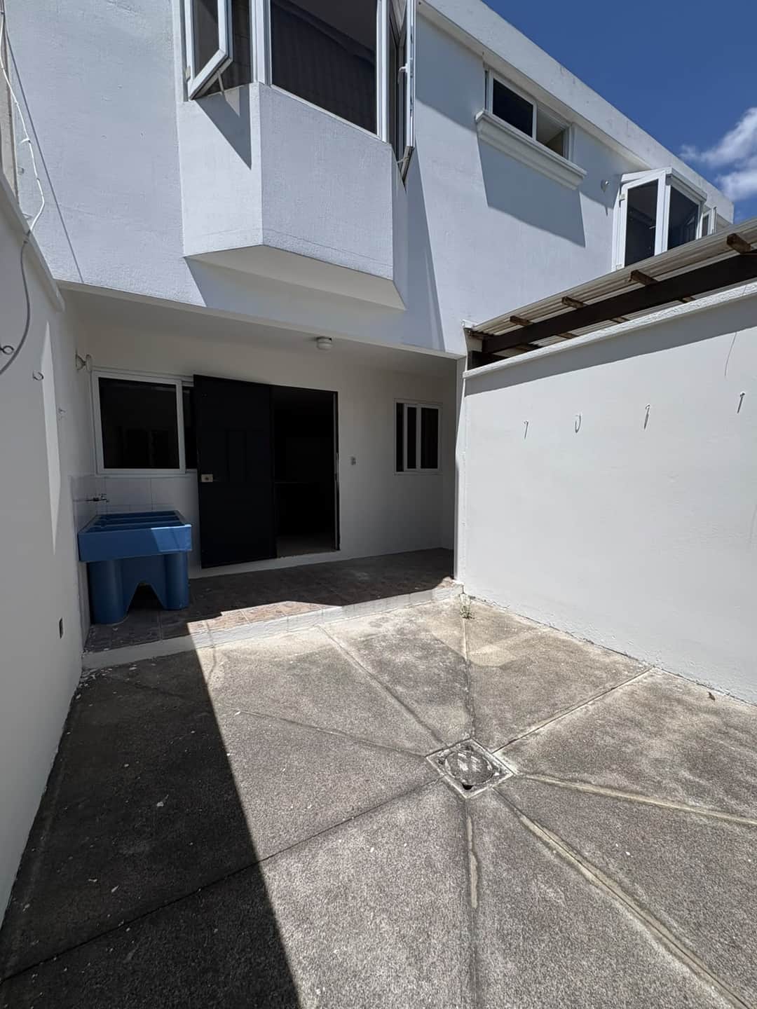 Casa en Alquiler, Jardines de San Isidro, zona 16