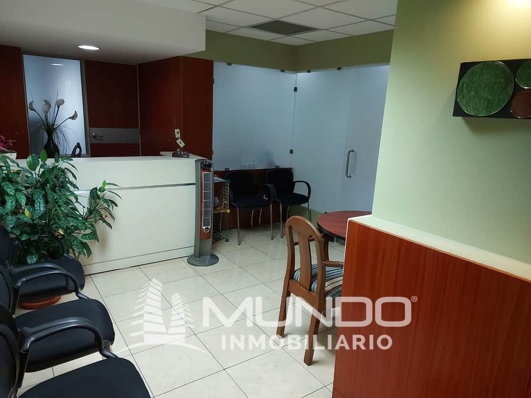 OFICINA EN VENTA EN ZONA 10