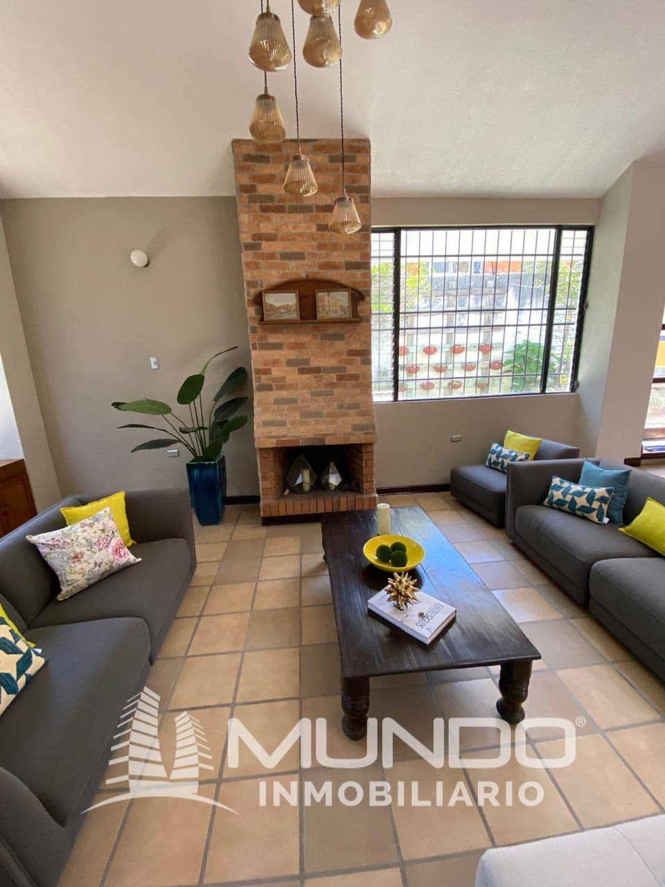 Casa en Renta en Zona 16 en Condominio