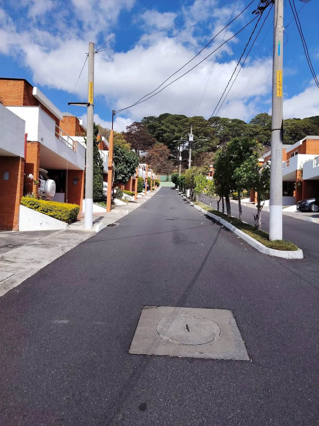Vendo casa zona 7 de Mixco en condominio