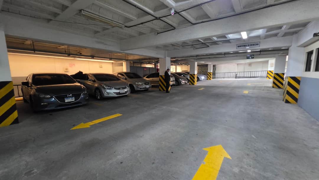 Se Renta Oficina en Zona 13