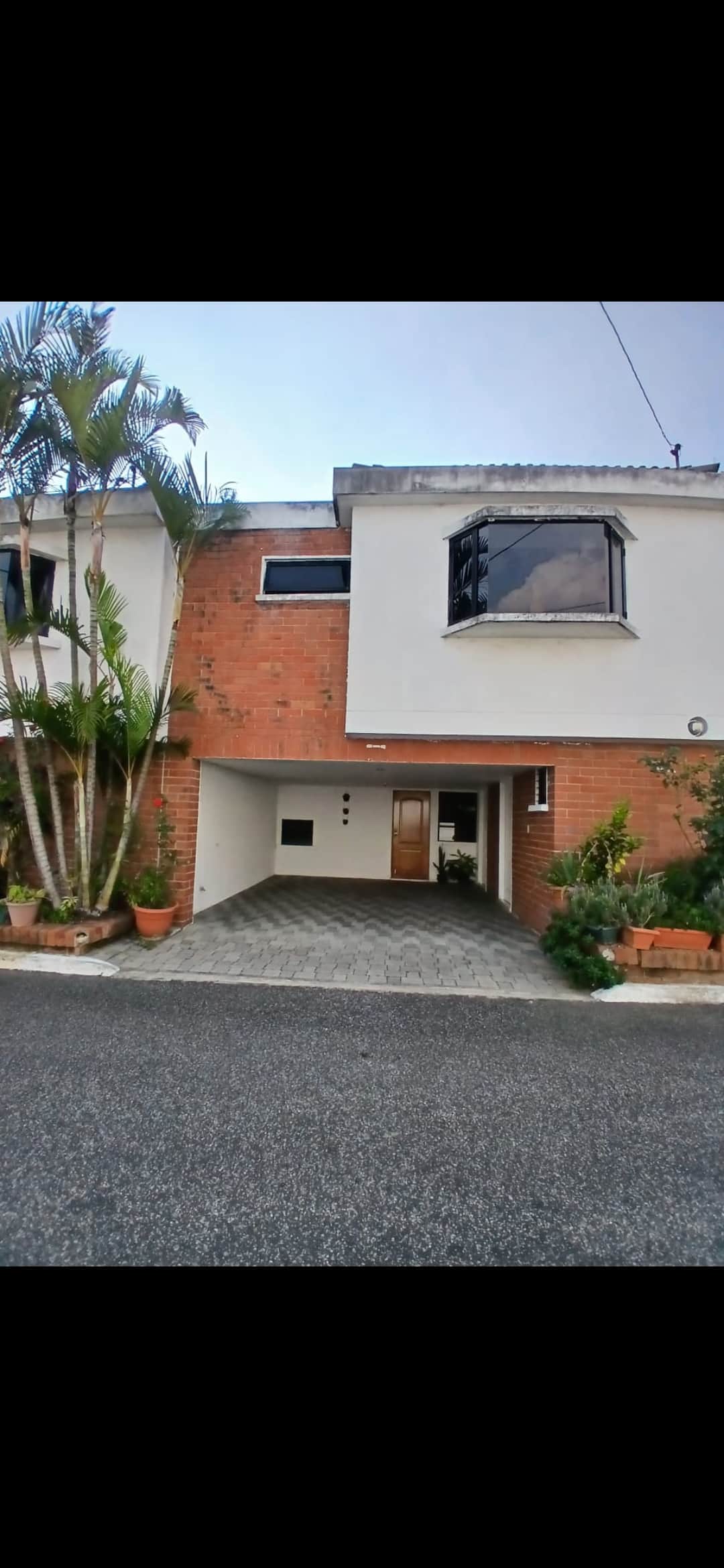 Rento casa de 2 niveles dentro de condominio Boulevar Tulan Zu
