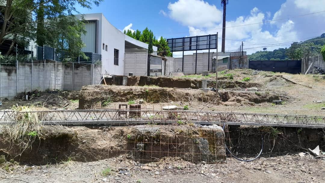 Vendo terreno en Vista hermosa 4 camino a monjitas zona 16