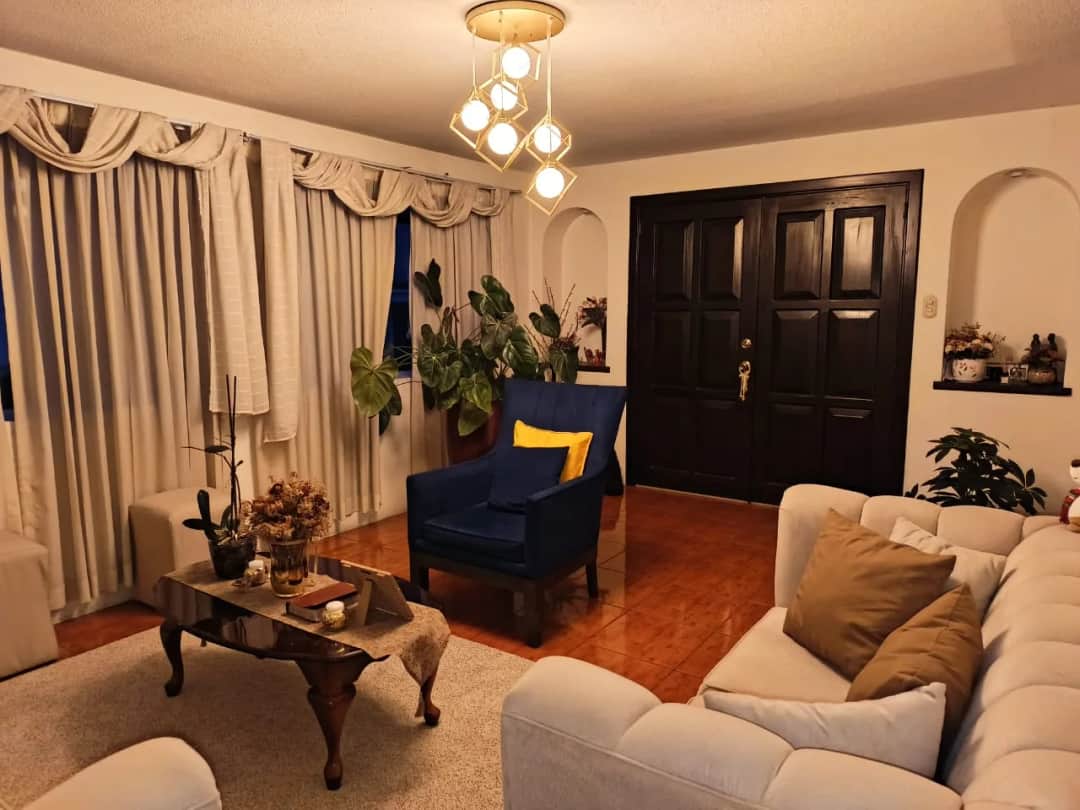 Casa en Venta · Condominio Atlantis, San Cristóbal, Mixco