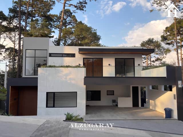 Casa en venta en Zona 16, Guatemala · 4 hab