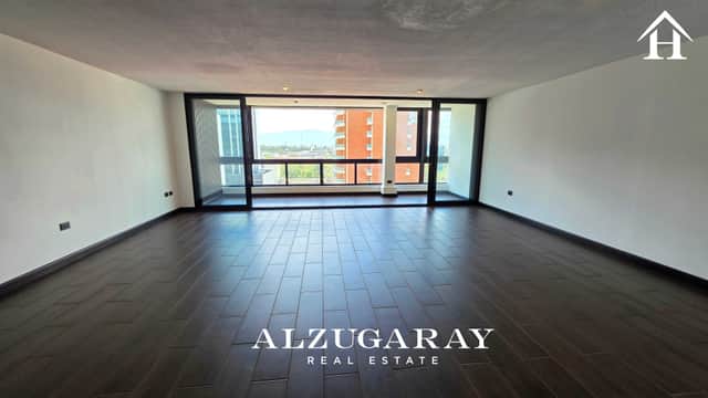 Apartamento en venta en Zona 10, Guatemala · 4 hab · 250 m²
