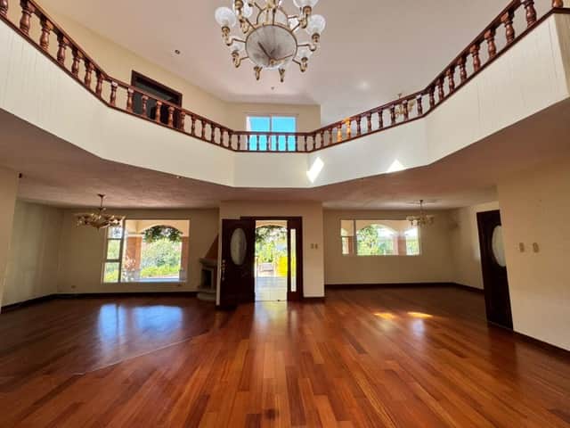 Casa en venta en Fraijanes, Guatemala · 5 hab
