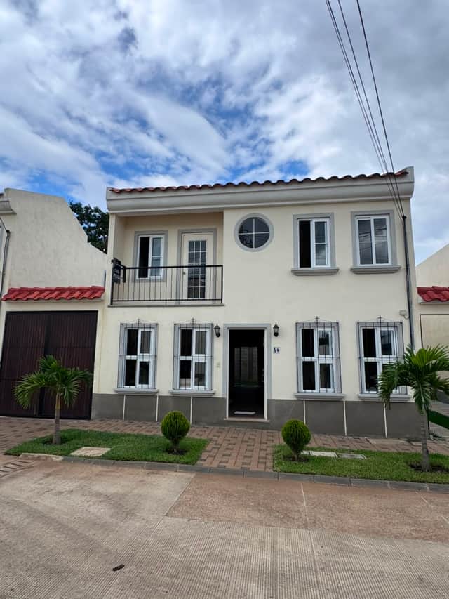 Casa en venta en Barberena, Santa Rosa · 4 hab · 169 m²